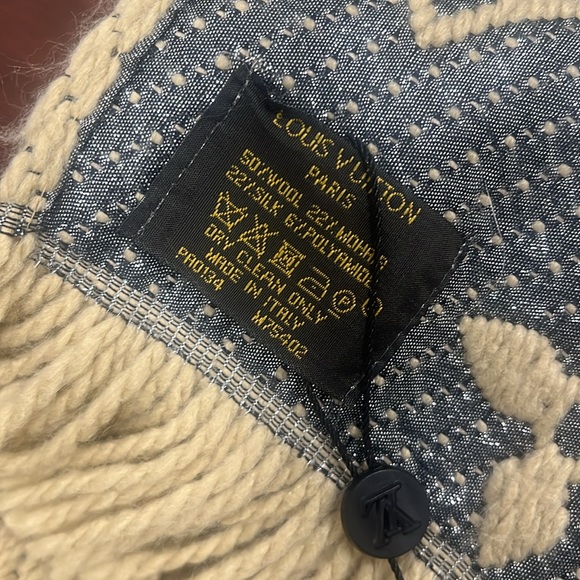 Louis Vuitton Authentic Scarf